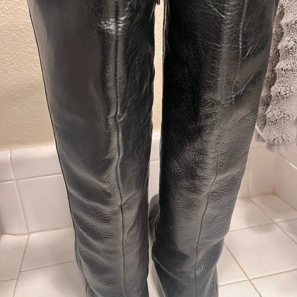 BORN Black Leather Boots - Picture 4 of 12